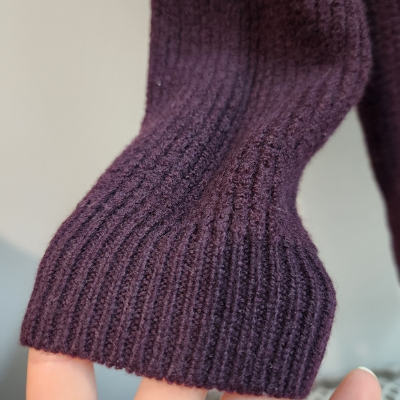 Wilfred Free large (Aritzia) brand burgundy rich color crew neck sweater - Picture 6 of 9